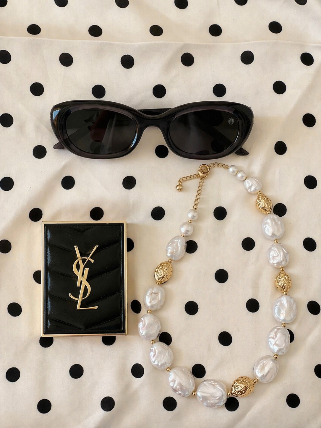 Travel-Proof Jewelry: How to Protect Pearls & 18k Gold on Long Flights | Apelila