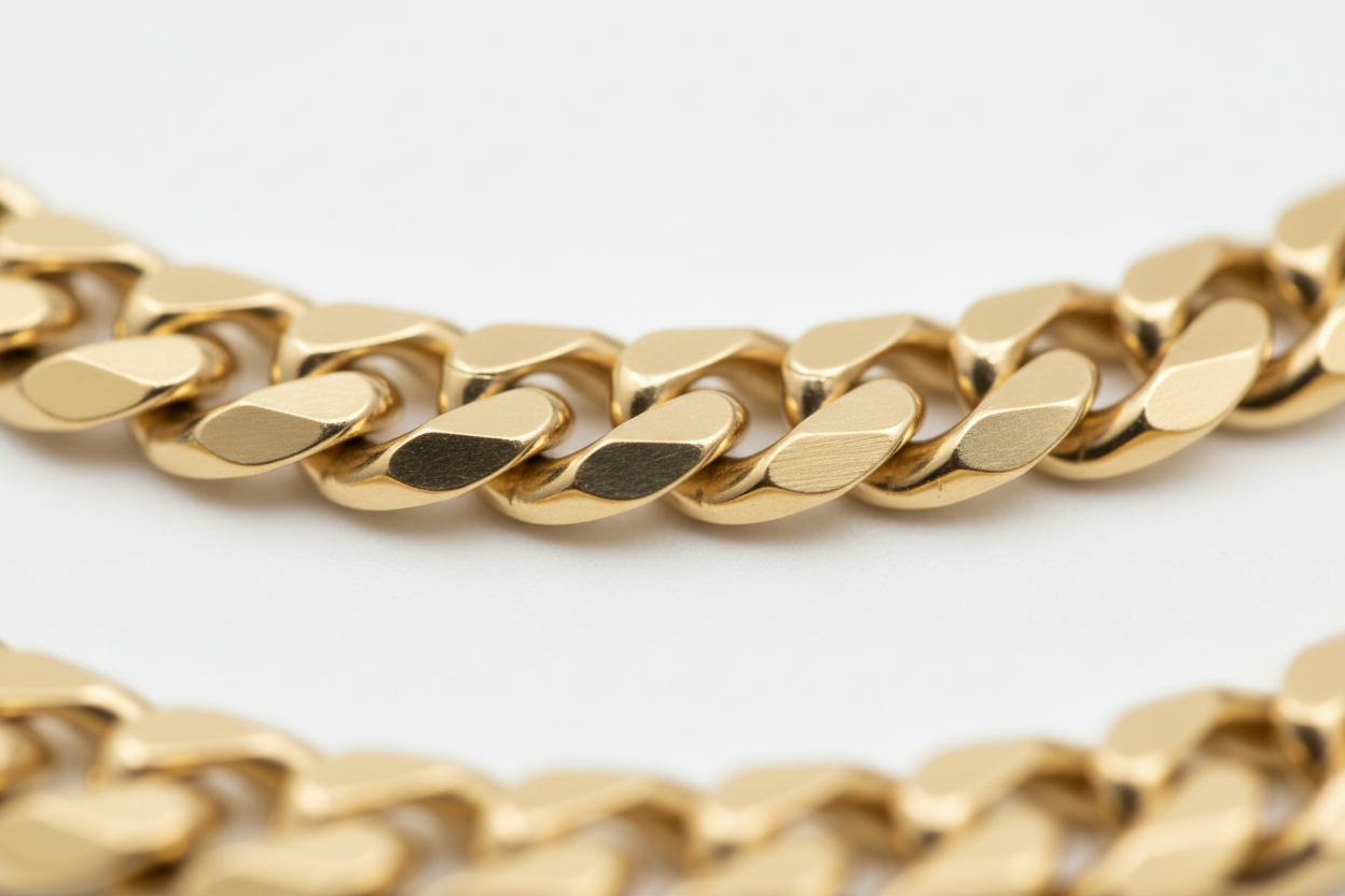Is 18k Gold Filled Waterproof? The Science of Friction & Tarnish | Apelila