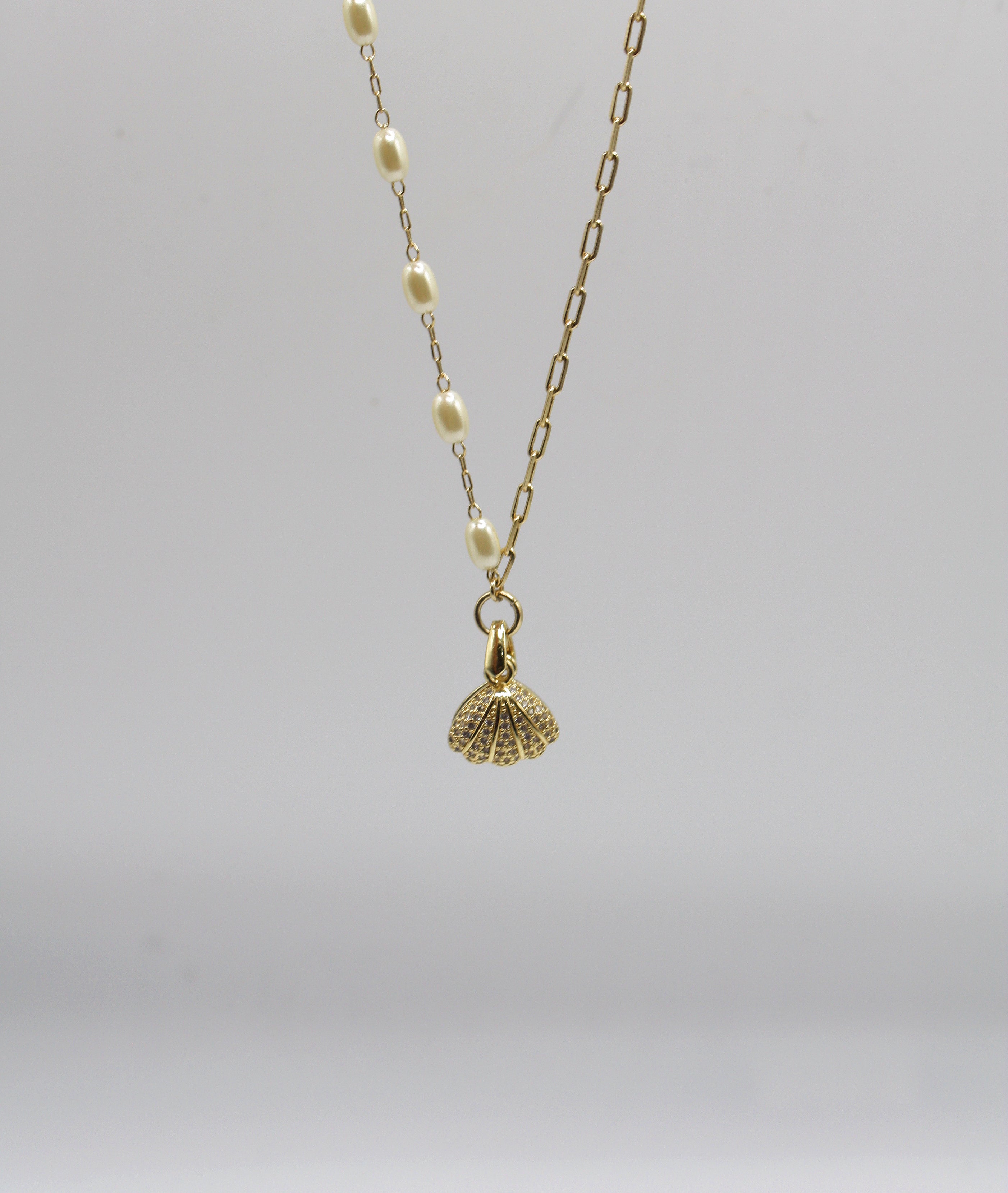 Pearl Drift Necklace