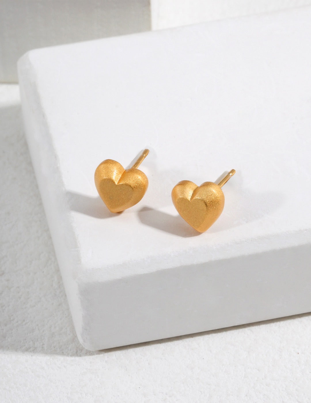 18k golden hearts earrings apelila jewelry