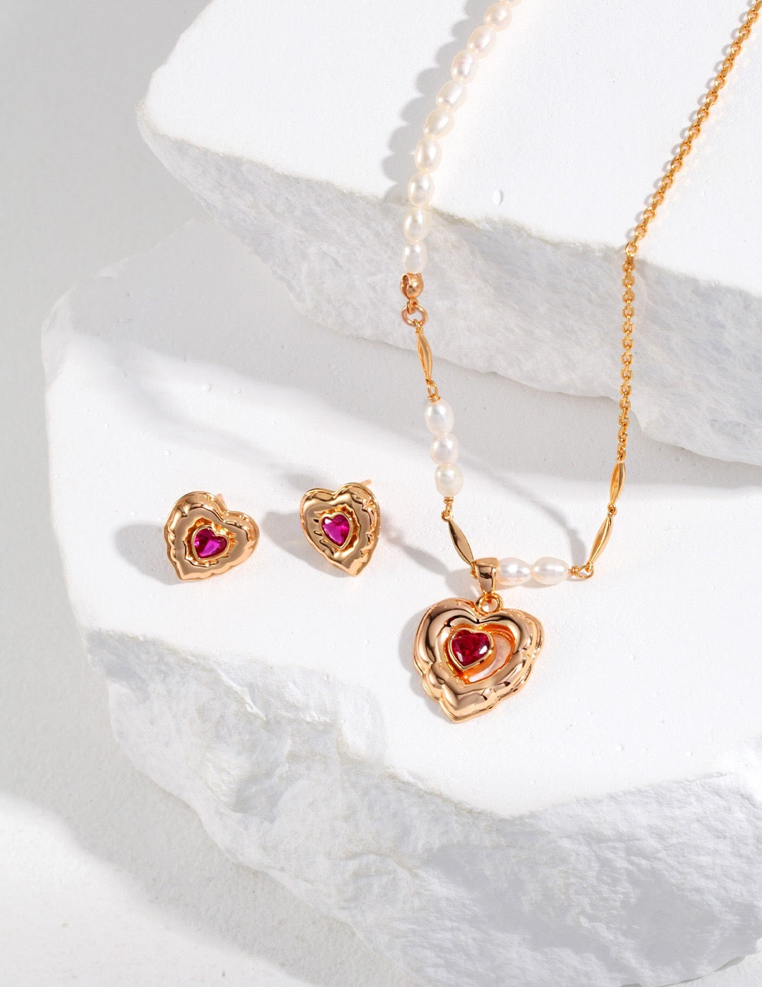 freshwater pearl and gold heart necklace