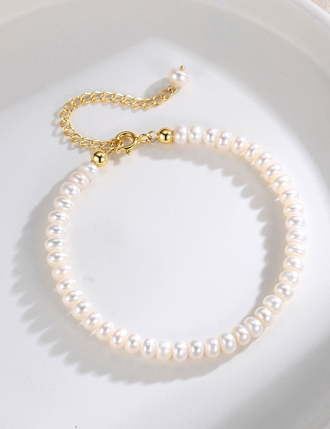 Daybreak Pearl Bracelet Apelila