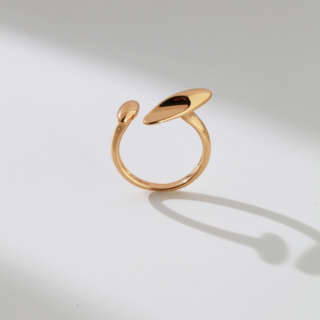 18k gold ring aurum angle