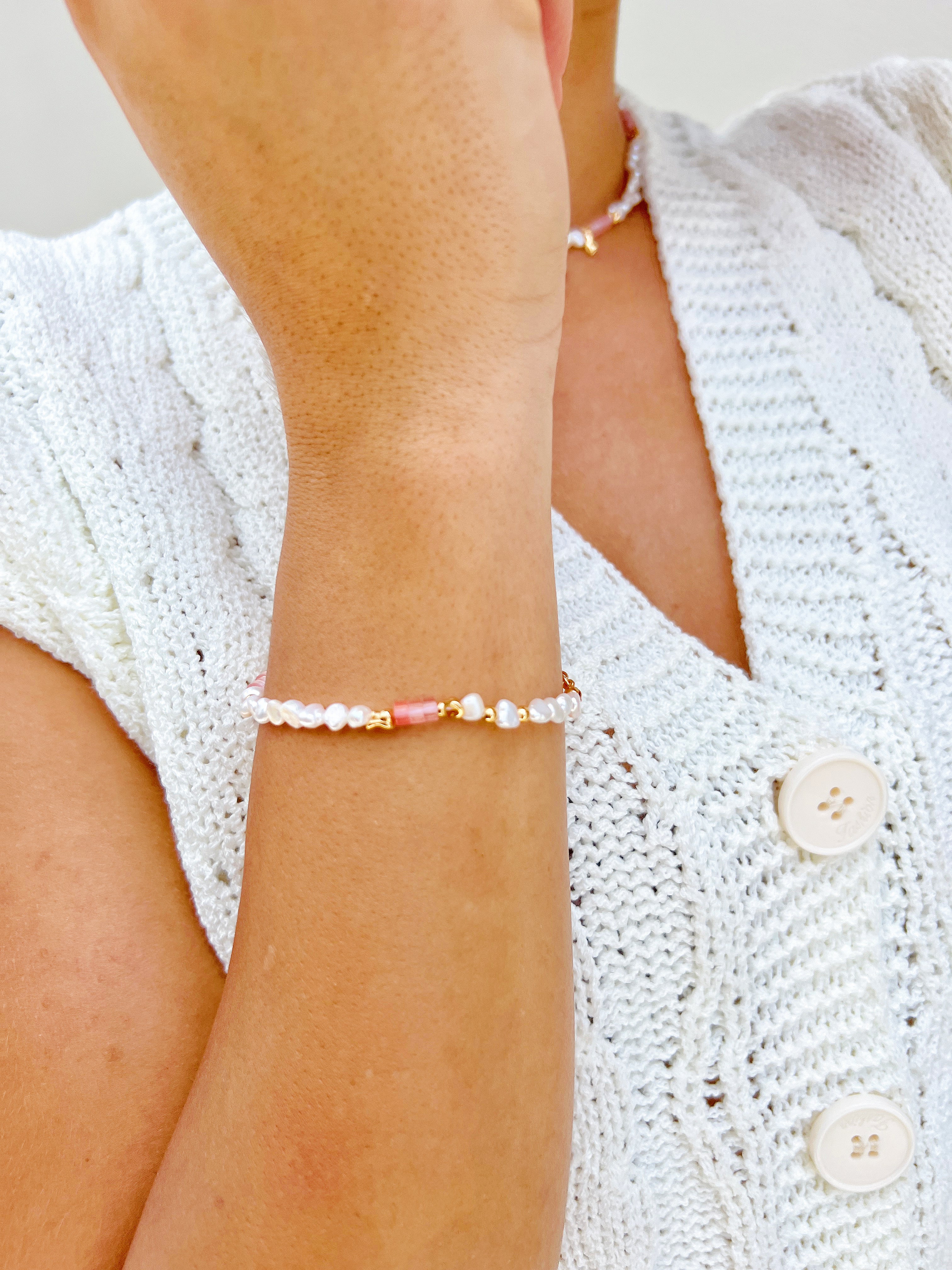 18k gold and pearl bracelet